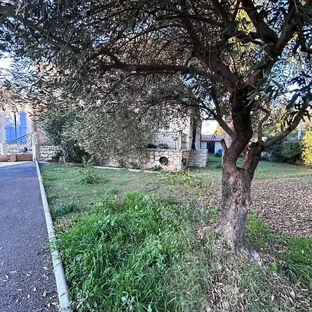 Maison Familiale A Villa *